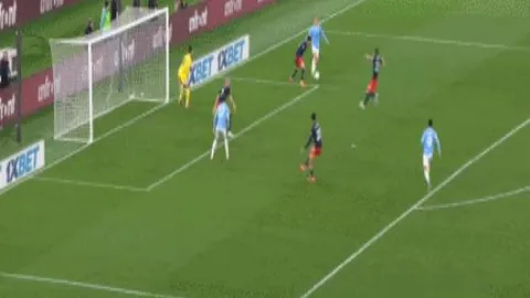 “深度解析：德丙豪门三度冲击德国杯决赛巅峰对决史”